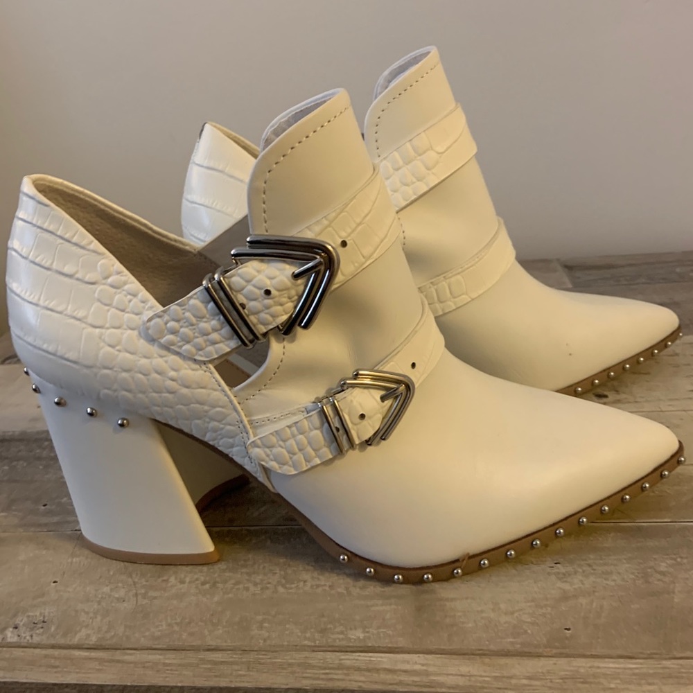 White Gianni bini booties